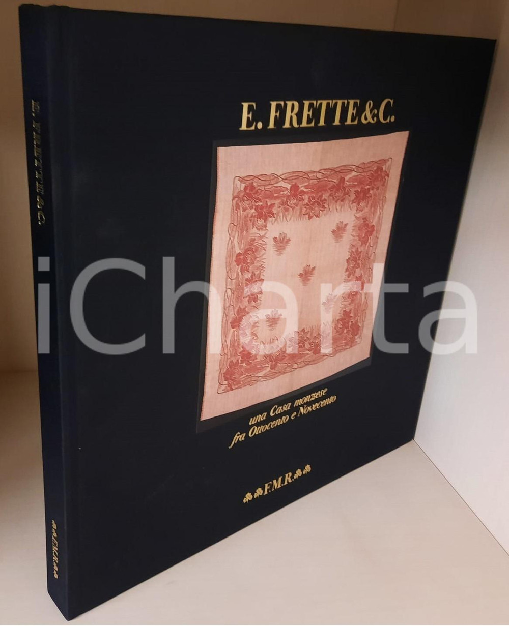 1989 E. FRETTE & C. Una casa monzese - FMR Franco Maria Ricci Editore Legatura editoriale in seta nera con illustrazione applicata. Cofanetto rigido.Edizione speciale riservata alla E. Frette & C., che illustra la storia della nota impresa tessile franco-lombarda. Stampato in 1500 esemplari numerati; il presente è il n° 979.COLLANA: QuadreriaEDITORE: Franco Maria Ricci EditorePAGINE: 240 FAIR/discreto minime tracce d'uso; lievi piegature alle pagine centrali Formato: 30x30 cm (volume); 32x32 cm (cofanetto) originale e autentica 1