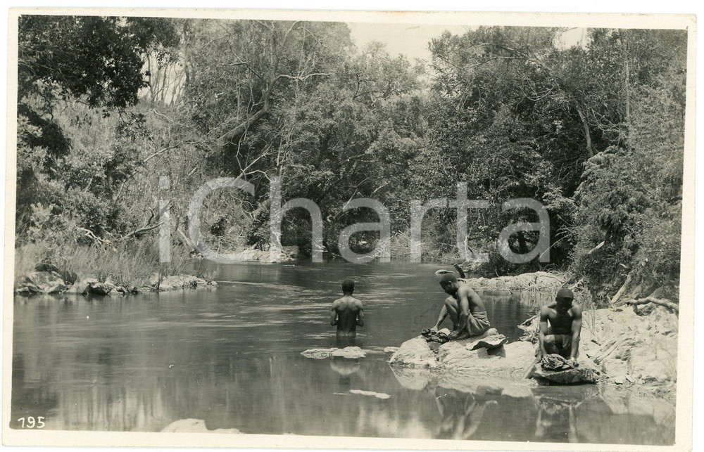 1930 ca CONGO BELGE - KATANGA Rivière PANDA - Indigènes ^Photo GABRIEL 195 Fotografia originale d'epoca, in formato cartolina postale.FOTOGRAFO: L&eacute;opold Gabriel   GOOD/buono  Formato: 14x9 cm originale e autentica 1