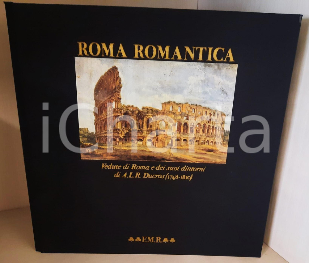 1985 Roma romantica - Vedute DUCROS - FMR Franco Maria Ricci Editore Legatura editoriale in seta nera con illustrazione applicata. Cofanetto rigido.Si tratta di una raccolta di vedute di Roma e dintorni del pittore svizzero Abraham-Louis-Rodolphe Ducros (1748-1810), noto come grande illustratore di Roma.Tiratura limitata in 5000 esemplari numerati; il presente è il n° 3555.COLLANA: QuadreriaEDITORE: Franco Maria Ricci EditorePAGINE: 162 GOOD/buono minime tracce d'uso Formato: 30x30 cm (volume); 32x32 cm (cofanetto) originale e autentica 1