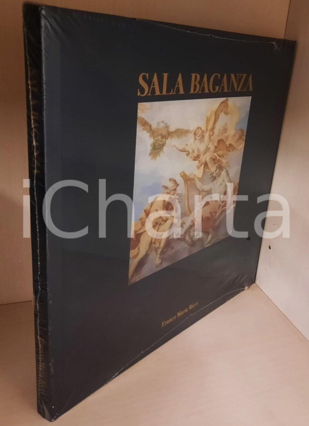 1999 SALA BAGANZA - Rocca - FMR Franco Maria Ricci Editore *Grand Tour Legatura editoriale in seta nera con illustrazione applicata. Cofanetto rigido.Volume intonso, con cellophane originale.COLLANA: Grand TourEDITORE: Franco Maria Ricci EditorePAGINE: 119 GOOD/buono minime tracce d'uso Formato: 30x30 cm (volume); 32x32 cm (cofanetto) originale e autentica 1