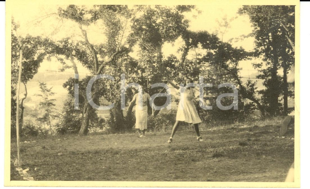 Fotografia d epoca originale 1940 ca GRILLANO OVADA AL Ragazze al lancio dell anello Fotografia 2 1