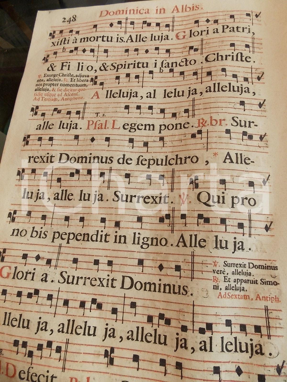 Libro, pubblicazione d epoca 1700 ca ANTIFONARIO ROMANO Pagina canti rosso nero Liturgia DOMENICA IN ALBIS 2 1