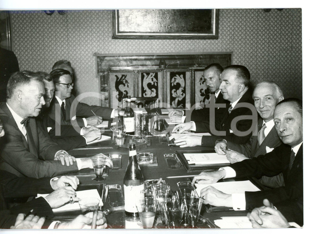 Fotografia d epoca originale 1959 ROMA VILLA MADAMA Antonio SEGNI Giuseppe PELLA Christian Archibald HERTER 1