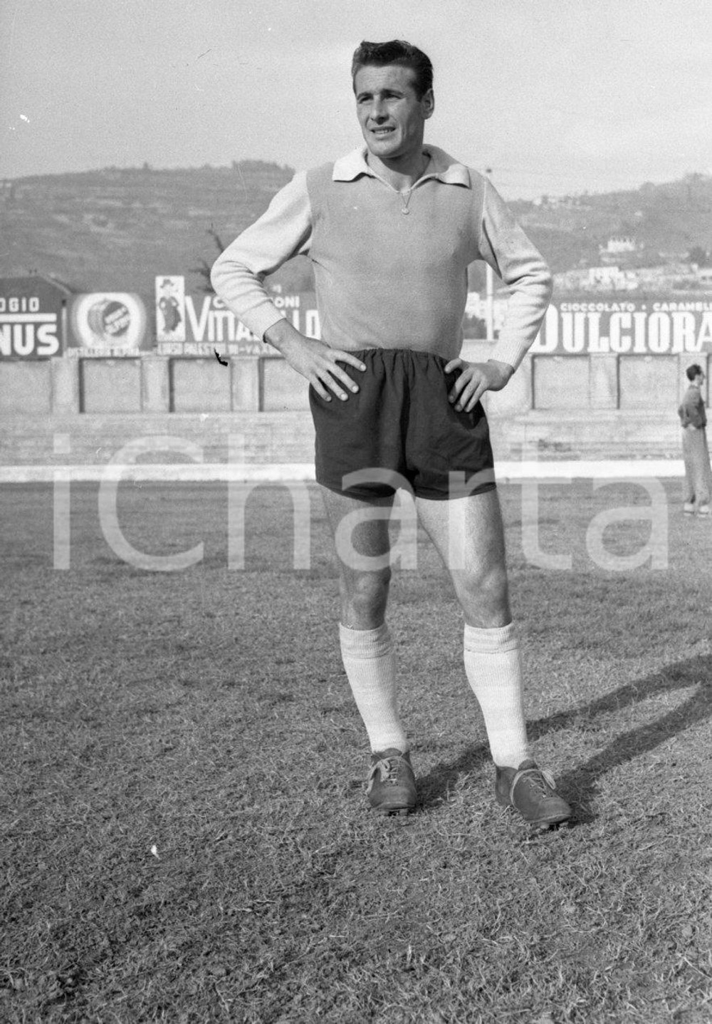 BRESCIA CALCIO Campionato 1952/53 serie B  NEGATIVO ORIGINALE 11 Negativo originale in bianco e nero su pellicola.  E' SEVERAMENTE VIETATA LA RIPRODUZIONE.TUTTI I DIRITTI SONO RISERVATI.ICharta mette in vendita, sul negozio eBay e in esclusiva sul sito "icharta" il proprio archivio composto da numerose diapositive e negativi fotografici d'epoca, tutti originali e autentici.Si tratta di uno sguardo inedito sull'attualità, la politica, la vita quotidiana, il gossip e la cultura, che fotografa il cambiamento della nazione (e non solo) tra il 1890 ed il 1990 circa. Un'occasione unica per il mercato del collezionismo, che vede finalmente disponibile un archivio eccezionale per vastità, tematiche e condizioni, in un settore (il negativo fotografico e la diapositiva) di assoluta novità e dalle interessanti prospettive di investimento. CONDIZIONI:FAIR/discretoFORMATO: cm 4,5 x  6 originale e autentica 1