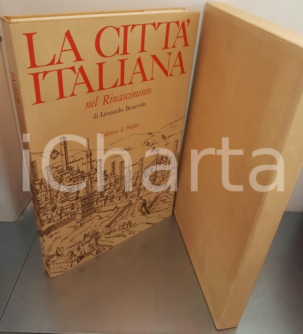1969 Leonardo BENEVOLO La città italiana nel Rinascimento *Ed. IL POLIFILO Legatura editoriale con sovraccoperta illustrata e cofanetto cartonato. Con 28 piante antiche riprodotte e commentate.Tiratura limitata in 1000 esemplari.EDITORE: Edizioni Il Polifilo - Milano PAGINE: 109 GOOD/buono  FORMATO: 25x37 cm originale e autentica 1