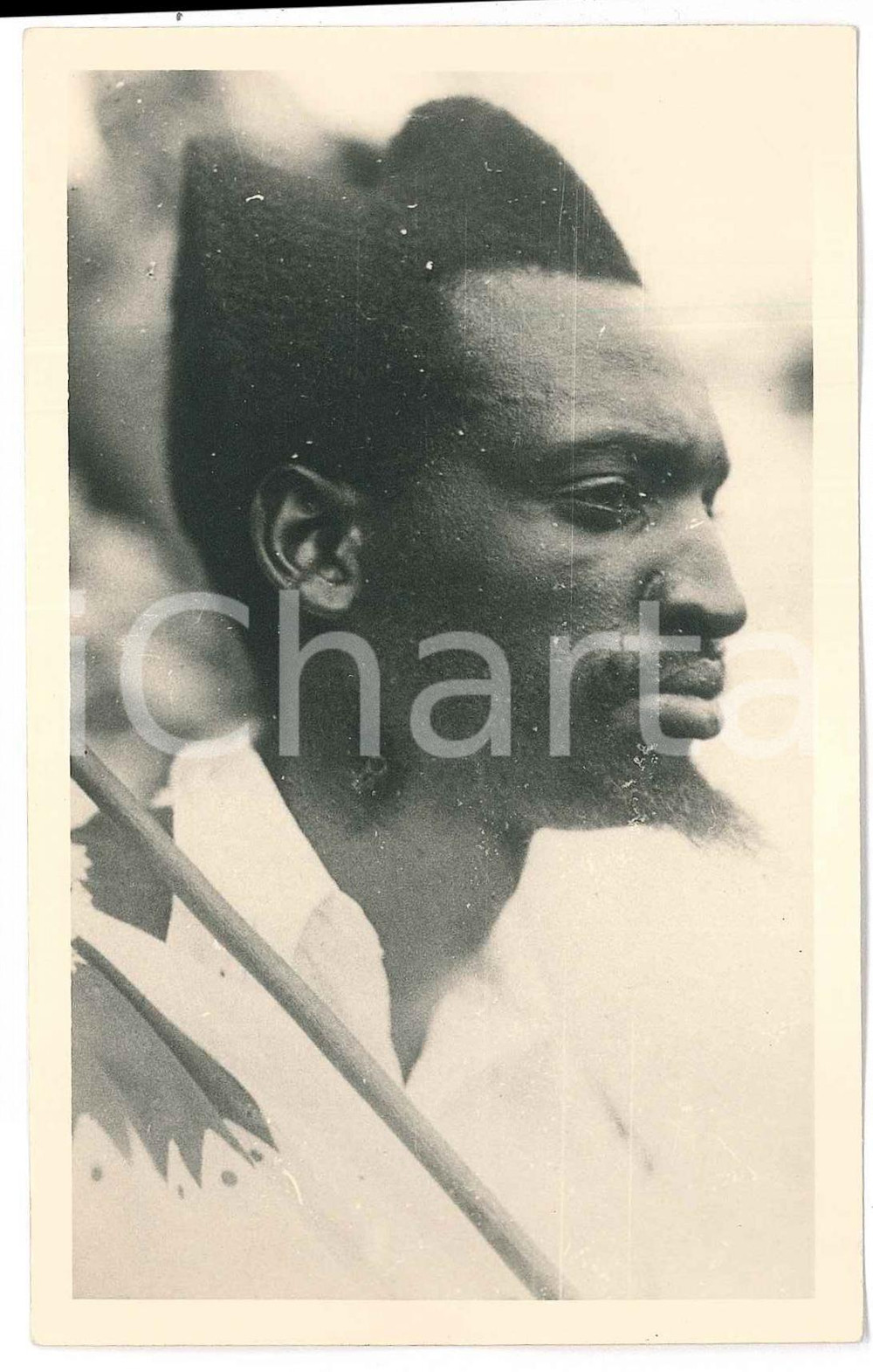 1930 C. ZAGOURSKI «L'Afrique qui disparaît» - RUANDA - Homme MUTUDZI *Postcard  Fotocartolina postale d'epoca, appartenente alla 2^serie &laquo;L'Afrique qui dispara&icirc;t&raquo; del fotografo Casimir Zagourski (L&eacute;opoldville).N&deg; 103, non viaggiata.Al verso timbro: "Henri Nicaise Photographe - Namur"CONDIZIONI: F (difetti di stampa) FORMATO:  9x14 cm      originale e autentica 1