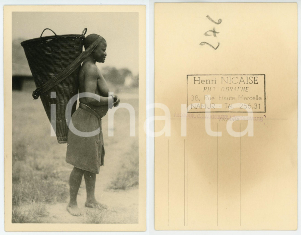 1930 C. ZAGOURSKI «L'Afrique qui disparaît» Equateur - Femmes au travail - n.26  Fotocartolina postale d'epoca, appartenente alla 2^ serie &laquo;L'Afrique qui dispara&icirc;t&raquo; del fotografo Casimir Zagourski (L&eacute;opoldville).N&deg; 26, non viaggiata.Al verso timbro: "Henri Nicaise Photographe - Namur"CONDIZIONI: G FORMATO: 9x14 cm     originale e autentica 1