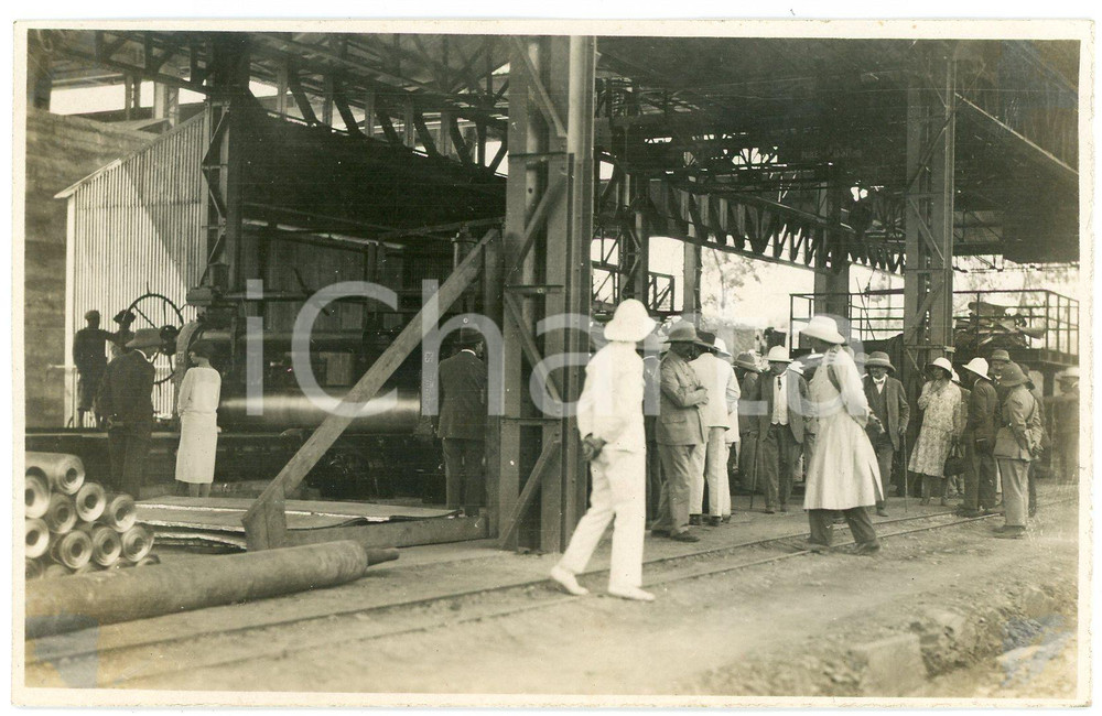 1928 CONGO BELGE Mines KATANGA Visite Roi Albert Ier Reine (1) Foto GABRIEL Fotografia originale d'epoca, scattata durante la visita dei sovrani Alberto I ed Elisabetta del Belgio in Congo.Timbro del fotografo al verso.FOTOGRAFO: L&eacute;opold Gabriel - Panda - Katanga  GOOD/buono  FORMATO: 14x9 cm originale e autentica 1