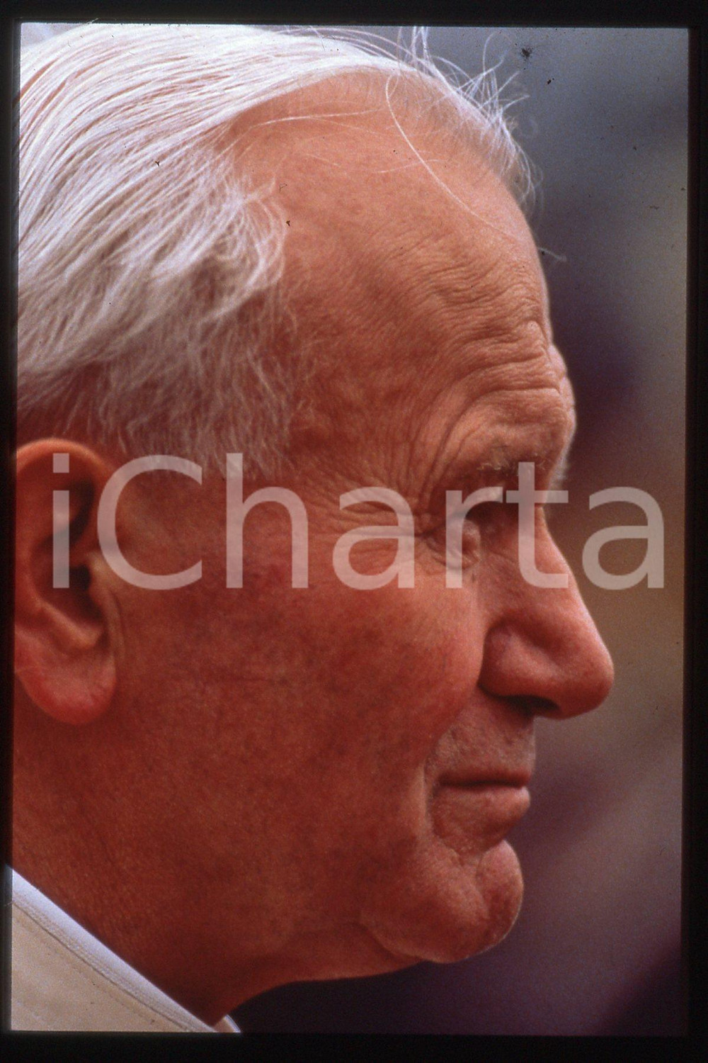 35mm vintage slide* 1972 WIEN - AUSTRIA Pope GIOVANNI PAOLO II (2)  Diapositiva d'epoca, in formato 35 mm.CONDIZIONI: GOODE' severamente vietata la riproduzione. Tutti i diritti sono riservati.Nella diapositiva ICharta mette in vendita, sul negozio eBay e in esclusiva sul sito "icharta" il proprio archivio composto da numerose diapositive e negativi fotografici d'epoca, tutti originali e autentici, che attraversano la storia del costume italiano tra gli la fine degli anni Sessanta e Novanta.Si tratta di uno sguardo inedito sull'attualit&agrave;, la politica, la vita quotidiana, il gossip e la cultura, che fotografa il cambiamento della nazione in quest'ultimo scorcio del XX secolo. Un'occasione unica per il mercato del collezionismo, che vede finalmente disponibile un archivio eccezionale per vastit&agrave;, tematiche e condizioni, in un settore (il negativo fotografico e la diapositiva) di assoluta novit&agrave; e dalle interessanti prospettive di investimento.   FAIR/discreto   originale e autentica 1