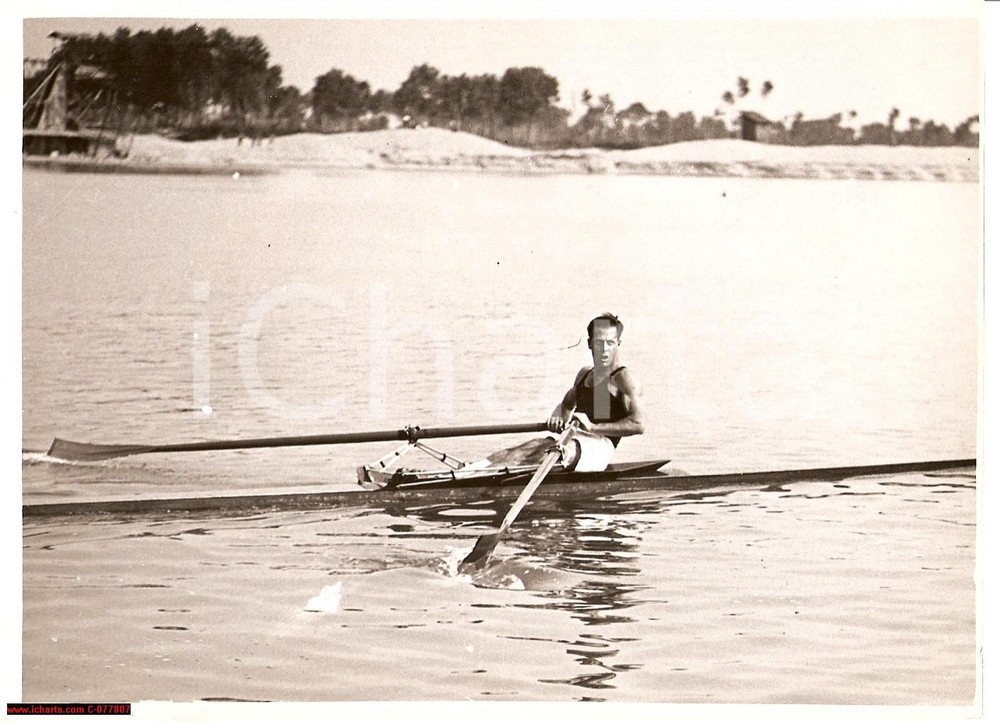Fotografia d epoca originale 1934 MILANO Littoriali canottaggio Gaddo DELLA GHERARDESCA vince gara singoli 2 1