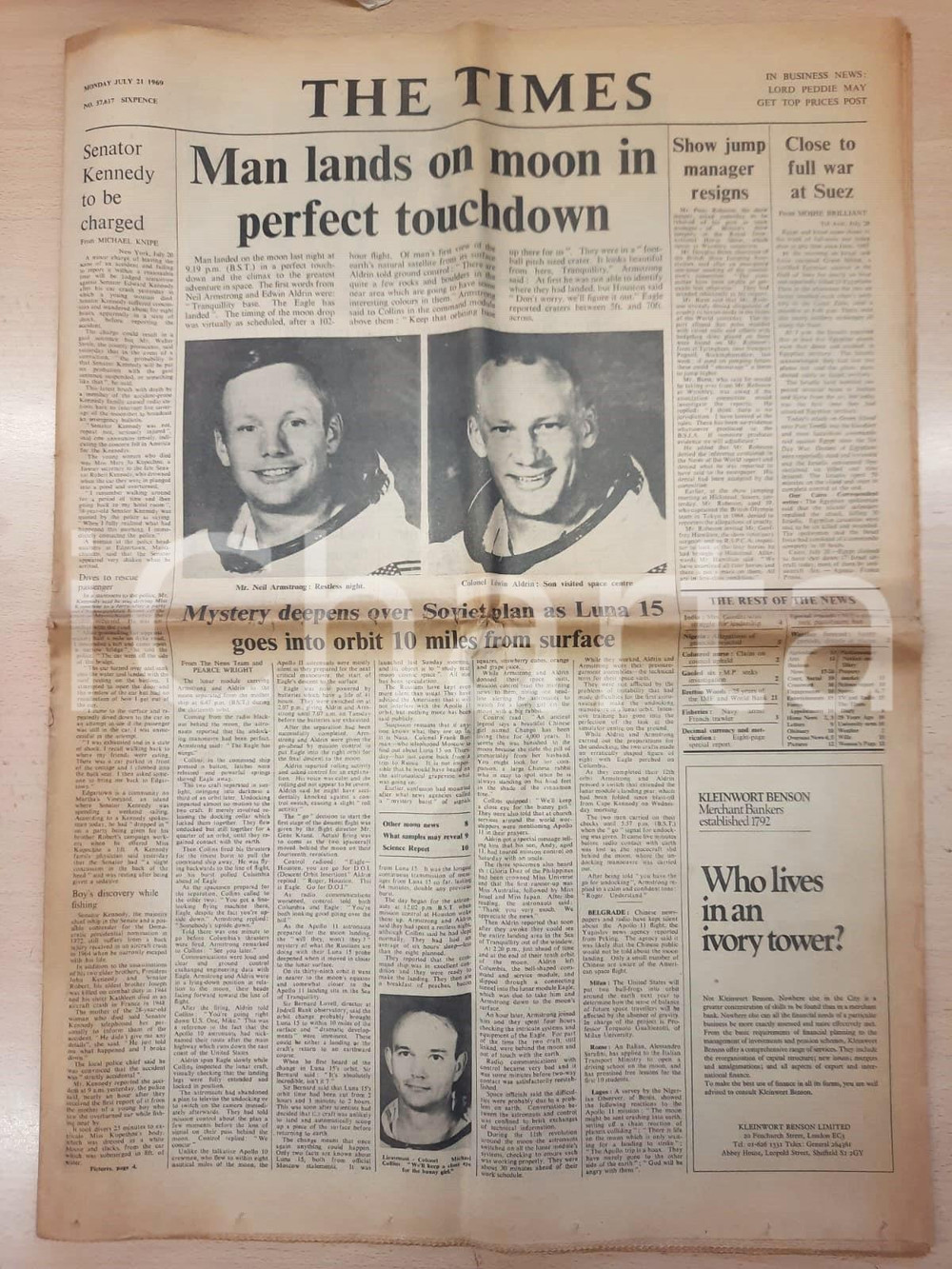1979 THE TIMES Landing on the moon - Armstrong / Aldrin *Original newspaper DATA: 21 luglio 1969Giornale originale d'epoca. PAGINE: 26 FAIR/discreto piegature d'epoca; ingiallimento centrale, con minime rosure FORMATO: 44x62 cm originale e autentica 1