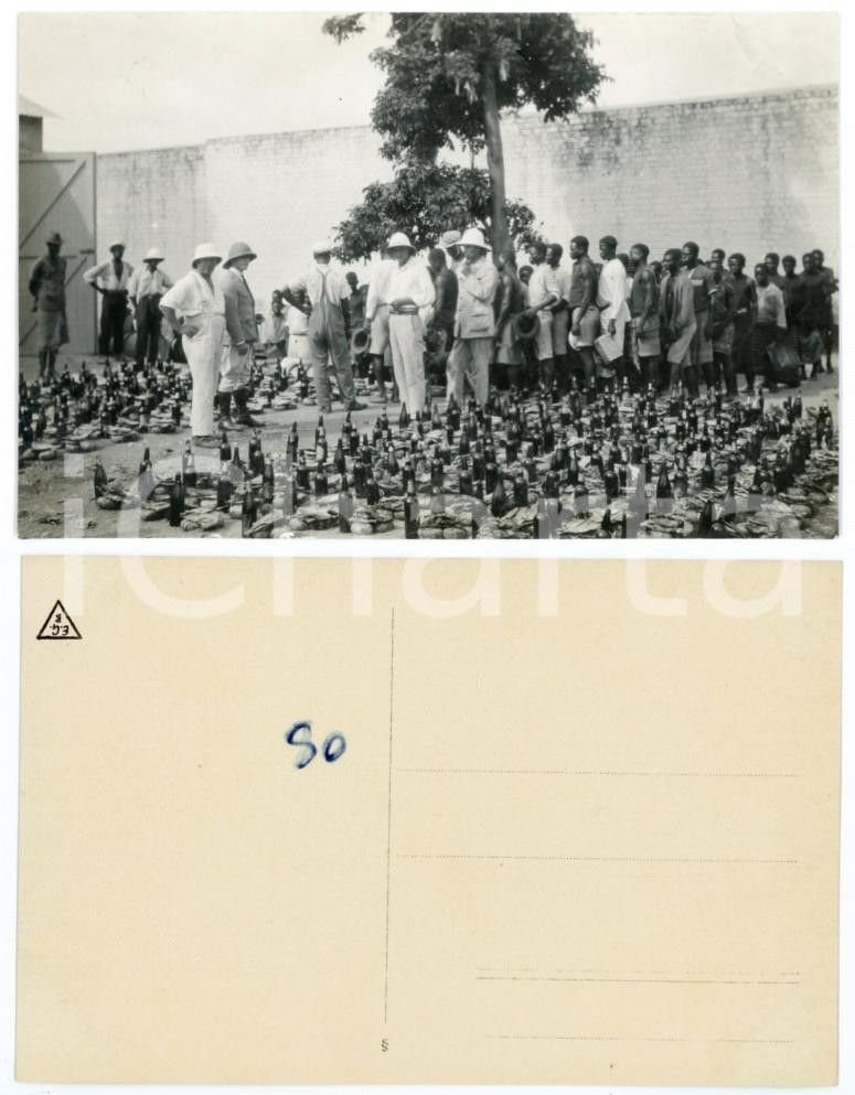 1940 ca AFRICA CONGO BELGA Distribuzione di viveri e bevande *Foto 9x14 cm  Fotografia originale d'epoca, in formato cartolina postale.Numero a pennarello al verso (80).  GOOD/buono  FORMATO: 9x14 cm originale e autentica 1