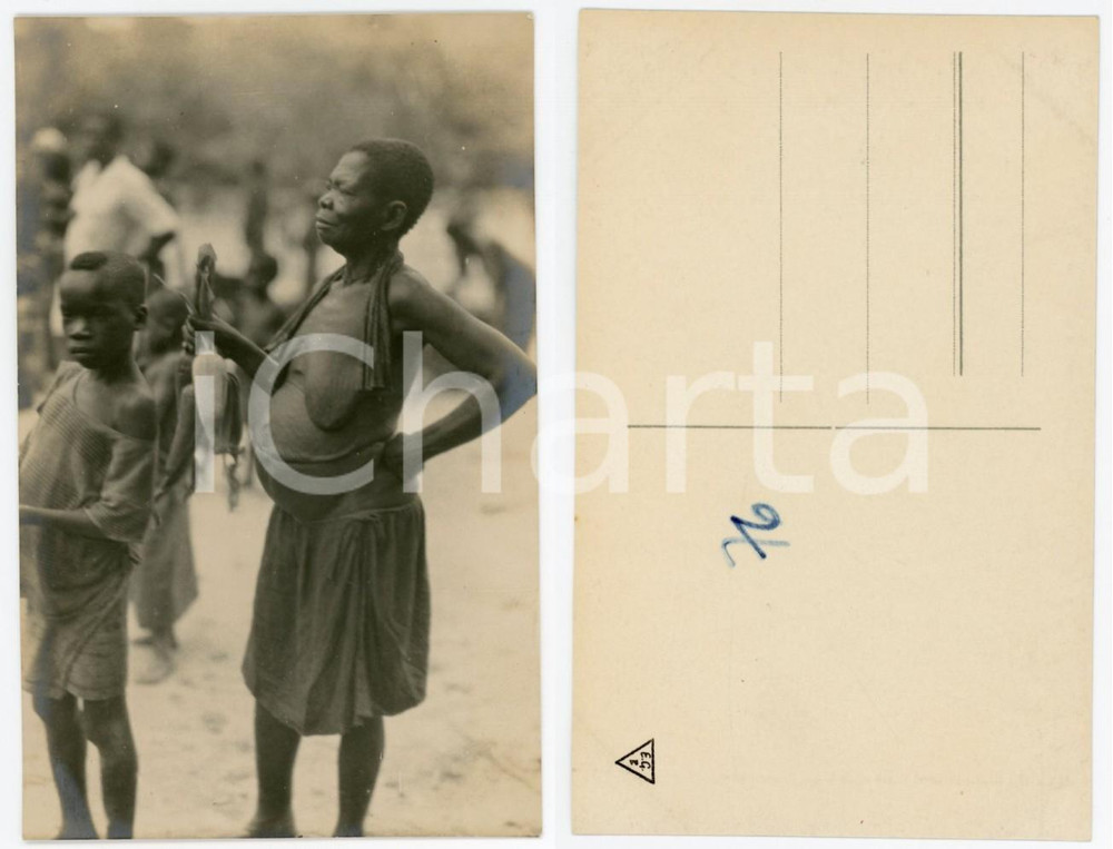 1940 ca AFRICA CONGO BELGA Anziana indigena con bambino *Foto 9x14 cm  Fotografia originale d'epoca, in formato cartolina postale.Numero a pennarello al verso (76).  GOOD/buono  FORMATO: 9x14 cm originale e autentica 1