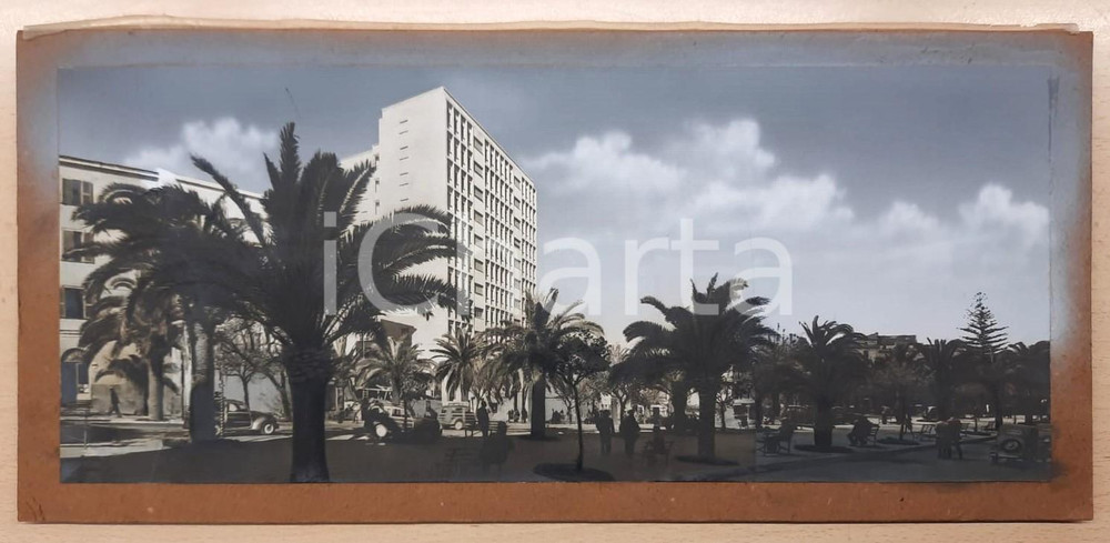 1955 ca SASSARI Veduta panoramica - Bozzetto preparatorio cartolina 44x20 cm Bozzetto preparatorio per cartolina postale.Montato su cartone pressato.  FAIR/discreto Lievi smussature agli angoli FORMATO: 44x20 cm originale e autentica 1