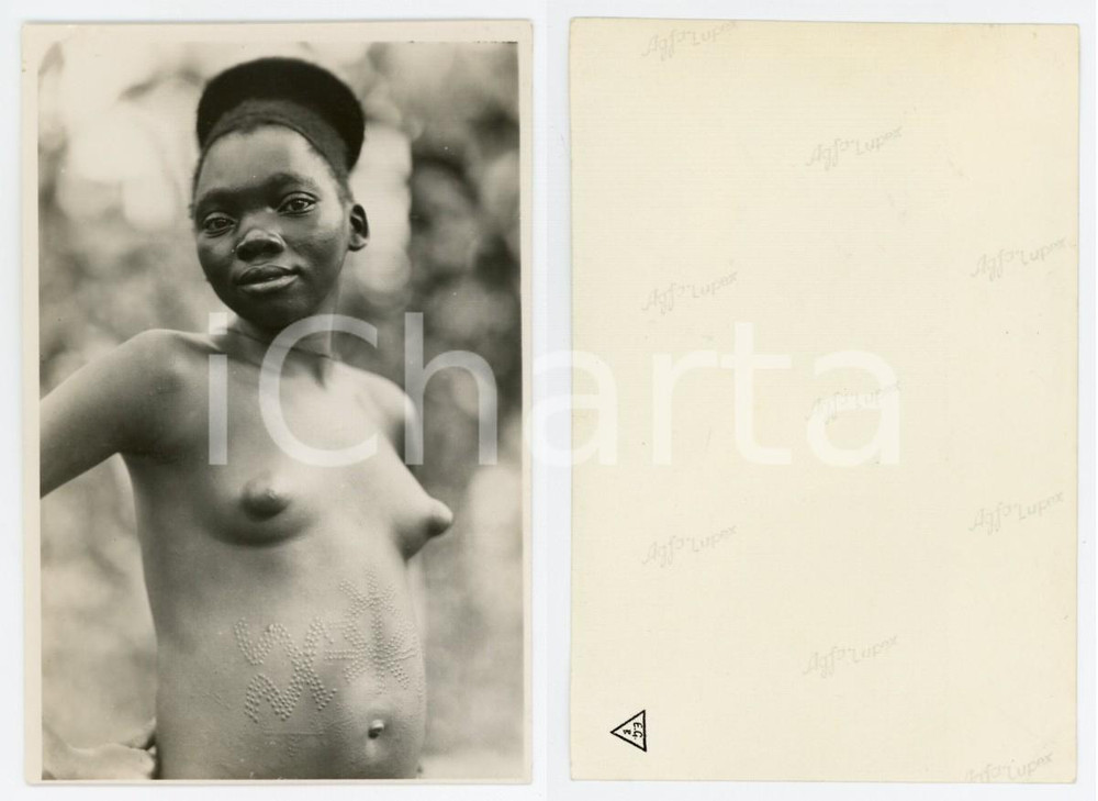 1950 ca CONGO BELGA Giovane donna indigena - Scarificazione *Foto ETHNIC NUDE  Fotografia originale d'epoca.  FAIR/discreto lieve piegatura marginale FORMATO: 9x14 cm originale e autentica 1