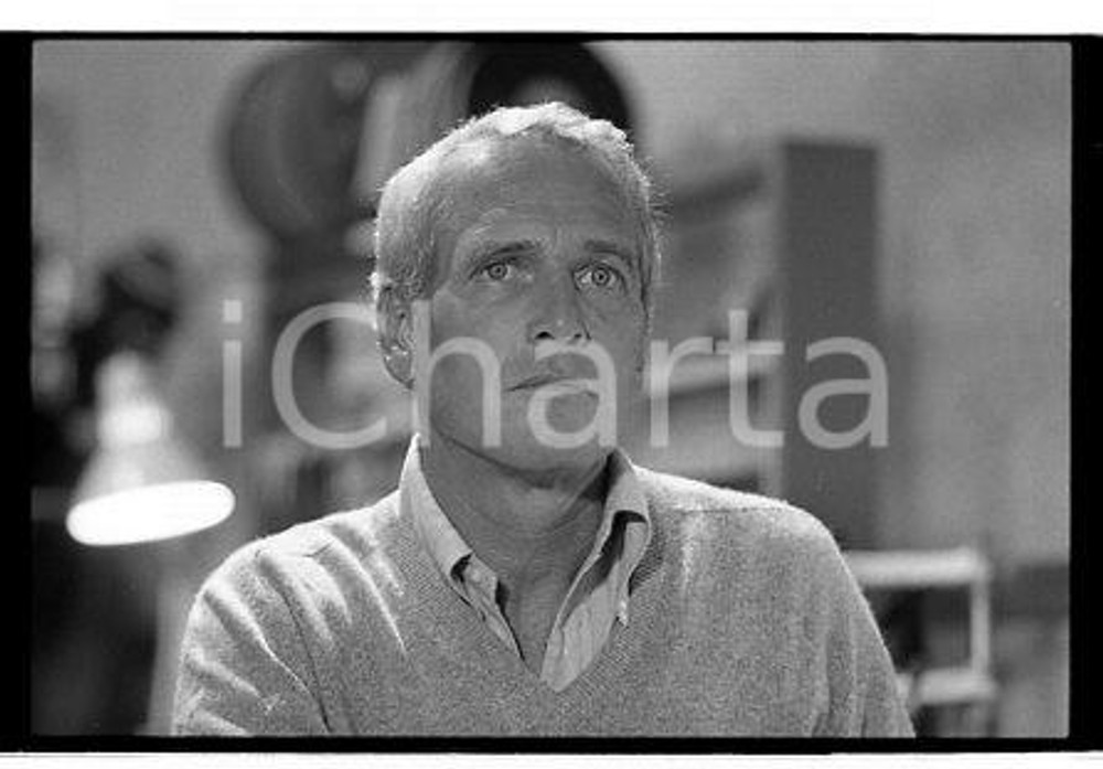 1974 PAUL NEWMAN original portrait *NEGATIVO ORIGINALE 3 Negativo originale in bianco e nero su pellicola.  E' SEVERAMENTE VIETATA LA RIPRODUZIONE.TUTTI I DIRITTI SONO RISERVATI.ICharta mette in vendita, sul negozio eBay e in esclusiva sul sito "icharta" il proprio archivio composto da numerose diapositive e negativi fotografici d'epoca, tutti originali e autentici.Si tratta di uno sguardo inedito sull'attualità, la politica, la vita quotidiana, il gossip e la cultura, che fotografa il cambiamento della nazione (e non solo) tra il 1890 ed il 1990 circa. Un'occasione unica per il mercato del collezionismo, che vede finalmente disponibile un archivio eccezionale per vastità, tematiche e condizioni, in un settore (il negativo fotografico e la diapositiva) di assoluta novità e dalle interessanti prospettive di investimento. CONDIZIONI:FAIR/discretoFORMATO: 35mm originale e autentica 1