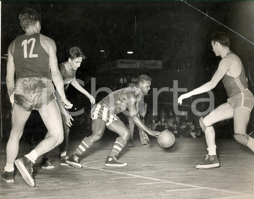 Fotografia d epoca originale 1952 MILANO OLIMPIA Borletti vs HARLEM GLOBETROTTERS  Foto 5 1
