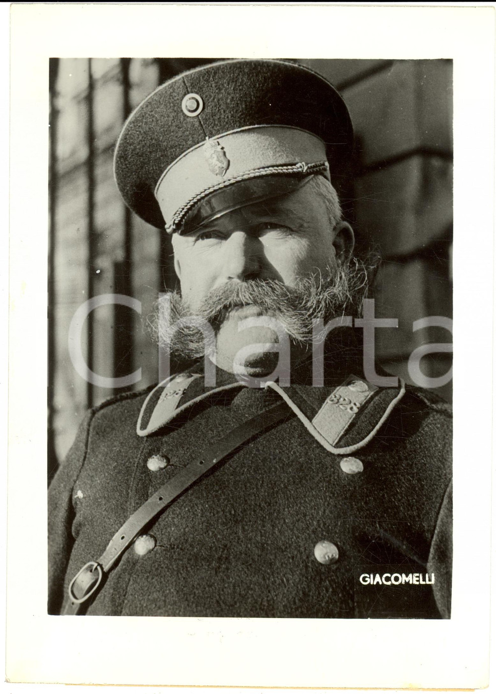 Fotografia d epoca originale 1941 SOFIA BULGARIA WW2 Un guardiaportone del Palazzo Reale FOTO 1