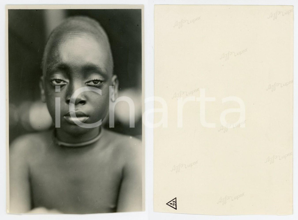 1950 ca CONGO BELGA Bambina MANGBETU - Ritratto - Foto 9x14 cm  Fotografia originale d'epoca.  FAIR/discreto margine inferiore rifilato FORMATO: 9x14 cm originale e autentica 1