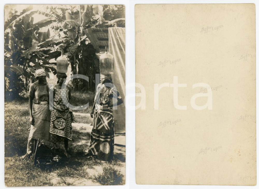 1950 ca CONGO BELGA Donne trasportano bottiglie sulla testa - Foto ETNICA 9x14  Fotografia originale d'epoca.  GOOD/buono  FORMATO: 9x14 cm originale e autentica 1