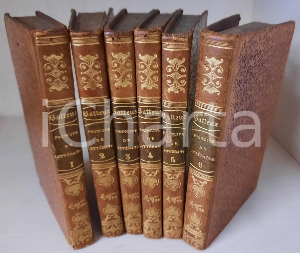 1824 Abbé BATTEUX Principes de littérature *Ed. BELLAVOINE PARIS 6 voll. Legatura in mezza pelle, copertina rigida, taglio marmorizzato, in 7 volumi.EDITORE: Paris - Bellavoine PAGINE: 308 + 270 + 272 + 228 + 240 + 424 FAIR/discreto lievi macchie e fioriture marginali, lievi macchie e tracce d'uso ai piatti FORMATO: 10x17 cm originale e autentica 1