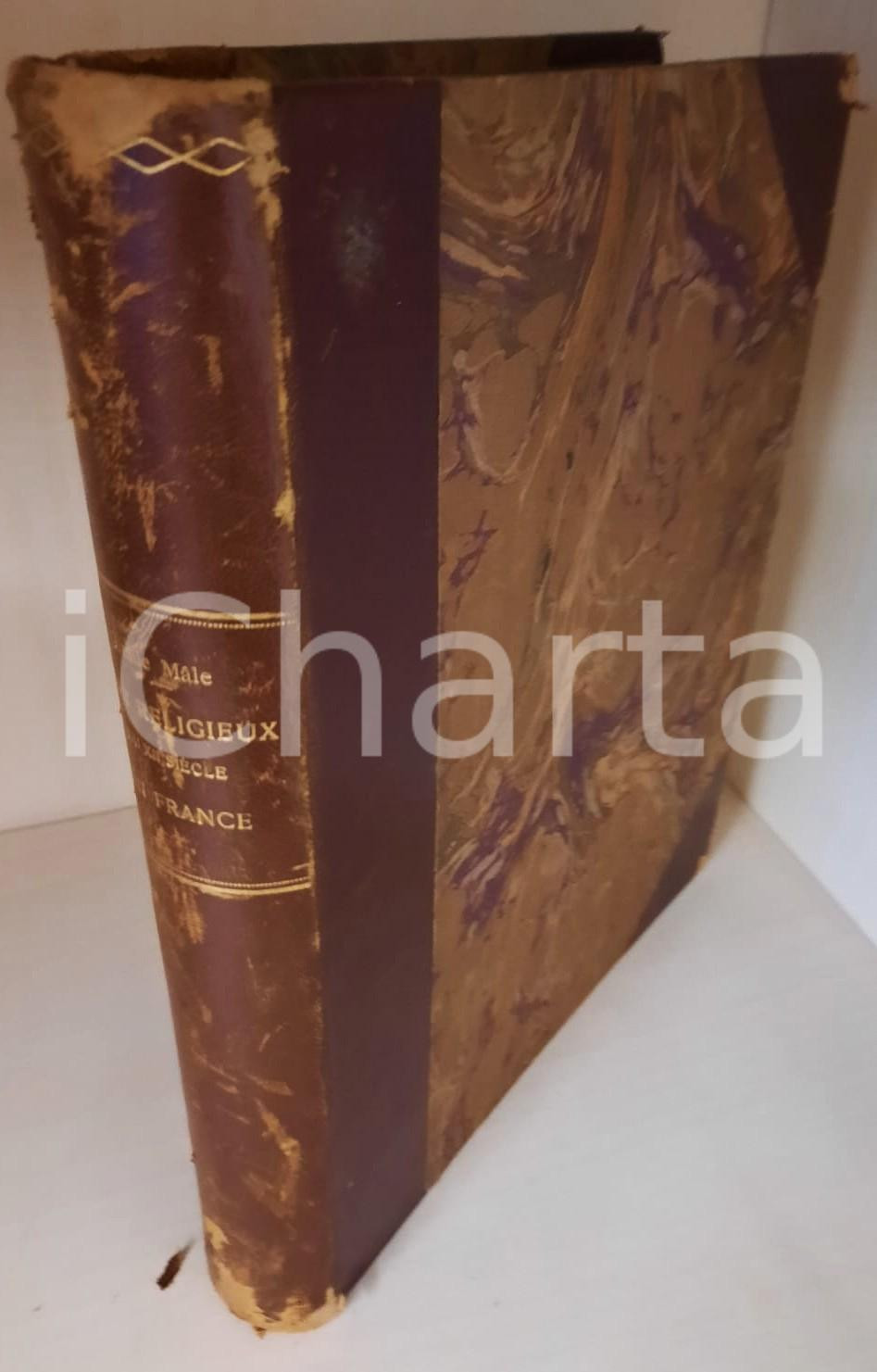 1928 Emile MALE L'art religieux du XII siècle en France *Ed. COLIN Legatura editoriale con copertina rigida, titoli dorati al dorso.3^ Edizione, illustrata con 253 incisioni.EDITORE: Paris - Librairie Armand Colin PAGINE: 459 FAIR/discreto buone condizioni interne, ma abrasioni evidenti in copertina; qualche lieve difetto alla legatura dei fascicoli FORMATO: 22x28 cm originale e autentica 1