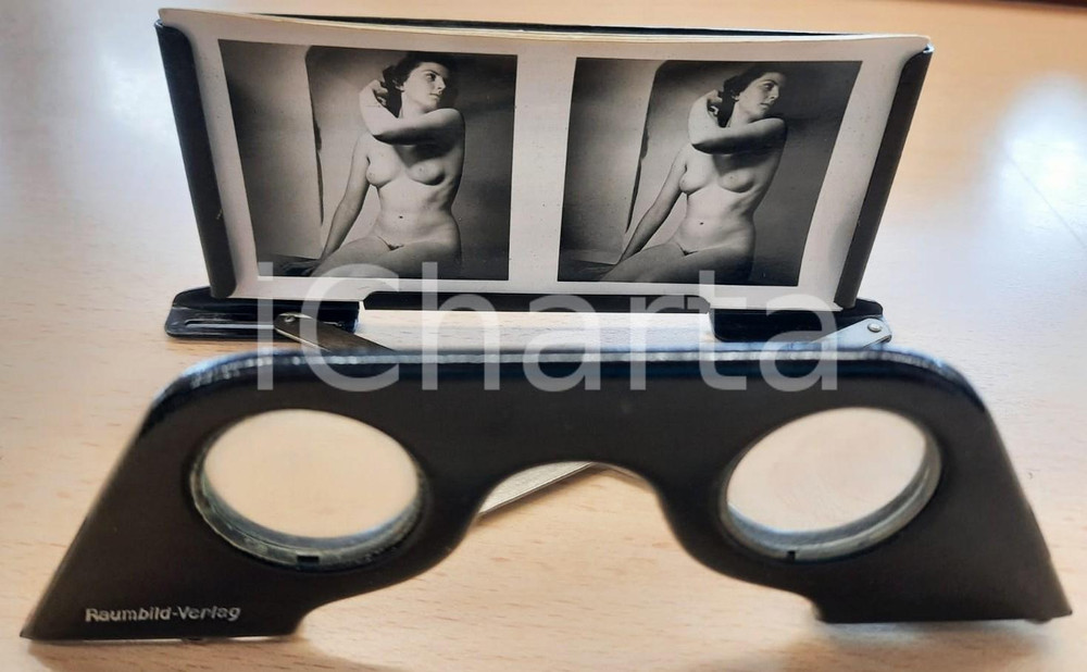 1950 ca VINTAGE EROTIC - 10 Stereophotographs with viewer *NUDE WOMEN (2)  Lotto di 10 fotografie stereoscopiche, originali d'epoca, con visore stereoscopico pieghevole in metallo.EDITORE: Martins Kunstmappen. Serie I. Frankfurt a. M.  GOOD/buono  FORMATO: 13x6 cm originale e autentica 1