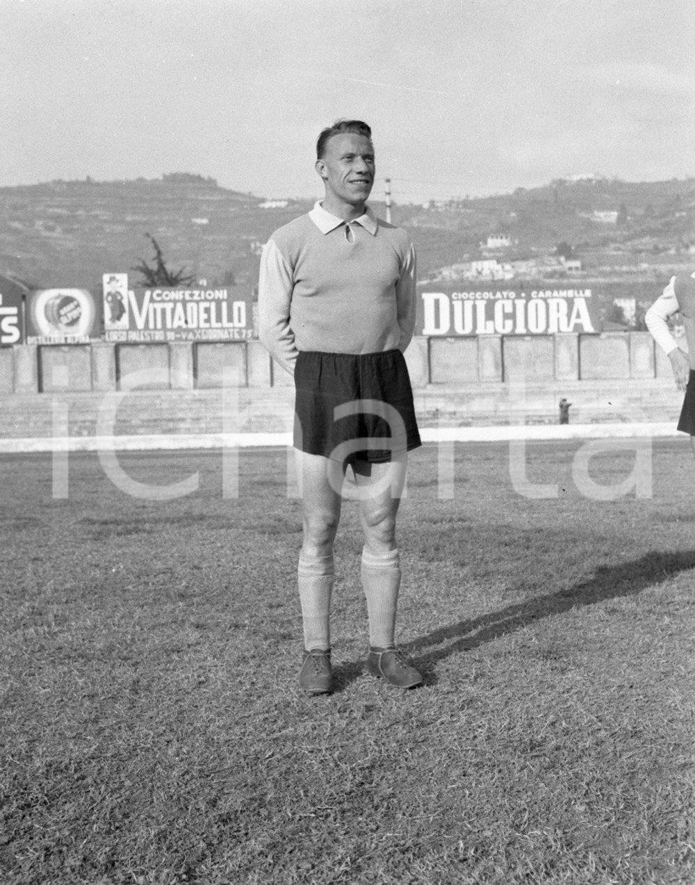 BRESCIA CALCIO Campionato 1952/53 serie B  NEGATIVO ORIGINALE 10 Negativo originale in bianco e nero su pellicola.  E' SEVERAMENTE VIETATA LA RIPRODUZIONE.TUTTI I DIRITTI SONO RISERVATI.ICharta mette in vendita, sul negozio eBay e in esclusiva sul sito "icharta" il proprio archivio composto da numerose diapositive e negativi fotografici d'epoca, tutti originali e autentici.Si tratta di uno sguardo inedito sull'attualità, la politica, la vita quotidiana, il gossip e la cultura, che fotografa il cambiamento della nazione (e non solo) tra il 1890 ed il 1990 circa. Un'occasione unica per il mercato del collezionismo, che vede finalmente disponibile un archivio eccezionale per vastità, tematiche e condizioni, in un settore (il negativo fotografico e la diapositiva) di assoluta novità e dalle interessanti prospettive di investimento. CONDIZIONI:FAIR/discretoFORMATO: cm 4,5 x  6 originale e autentica 1