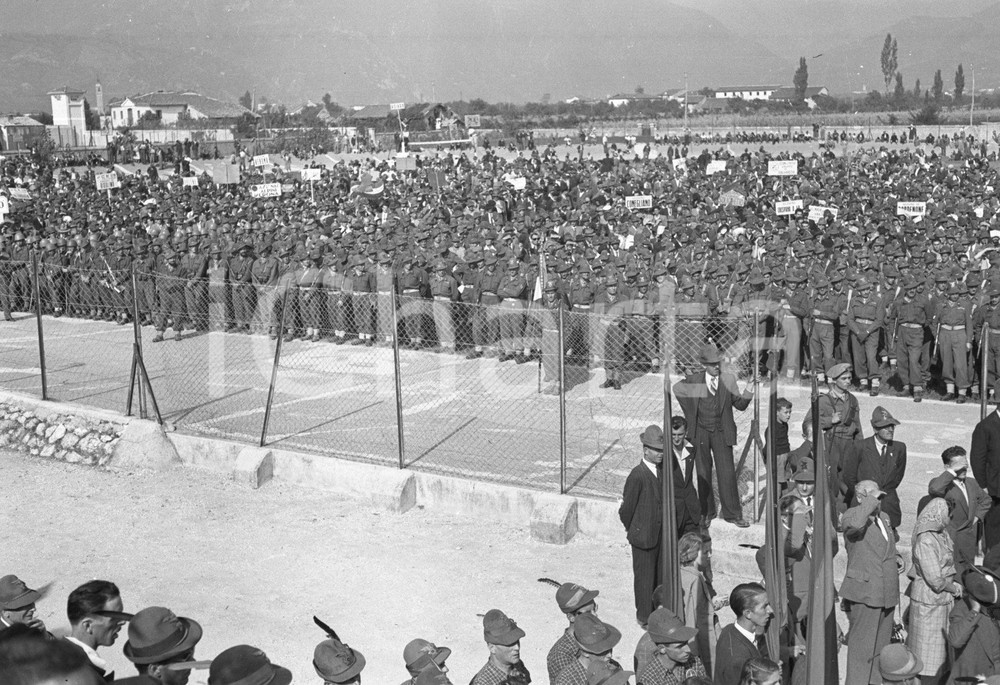 Fotografia d epoca originale 1948 BASSANO DEL GRAPPA Alpini a cerimonia inaugurazione 2 NEGATIVO ORIGINALE 1
