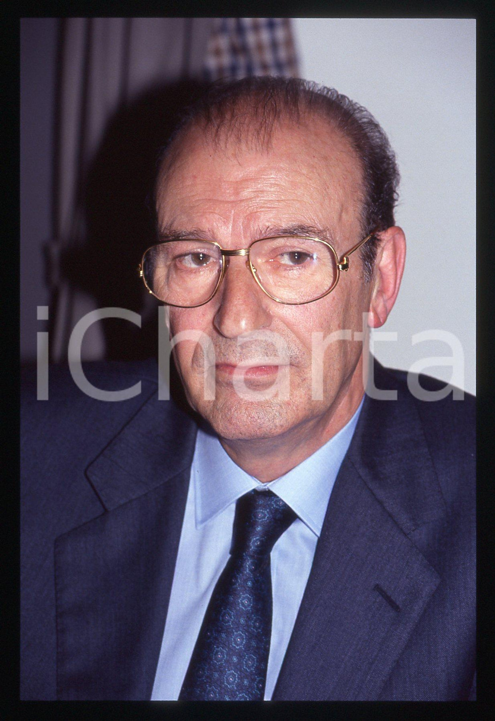 35mm vintage slide* 1990 ca UIL Raffaele VANNI sindacalista UILTuCS (2)  Diapositiva d'epoca, in formato 35 mm. CONDIZIONI: GOODTutti i diritti riservati.E' severamente vietata la riproduzione. ICharta mette in vendita, sul negozio eBay e in esclusiva sul sito "icharta" il proprio archivio composto da numerose diapositive e negativi fotografici d'epoca, tutti originali e autentici, che attraversano la storia del costume italiano tra gli la fine degli anni Sessanta e Novanta.Si tratta di uno sguardo inedito sull'attualit&agrave;, la politica, la vita quotidiana, il gossip e la cultura, che fotografa il cambiamento della nazione in quest'ultimo scorcio del XX secolo. Un'occasione unica per il mercato del collezionismo, che vede finalmente disponibile un archivio eccezionale per vastit&agrave;, tematiche e condizioni, in un settore (il negativo fotografico e la diapositiva) di assoluta novit&agrave; e dalle interessanti prospettive di investimento.     originale e autentica 1