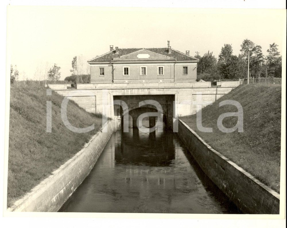 Fotografia d epoca originale 1950 ca CHIGNOLO PO PV La vecchia CHIAVICA DEL REALE Foto artistica 1