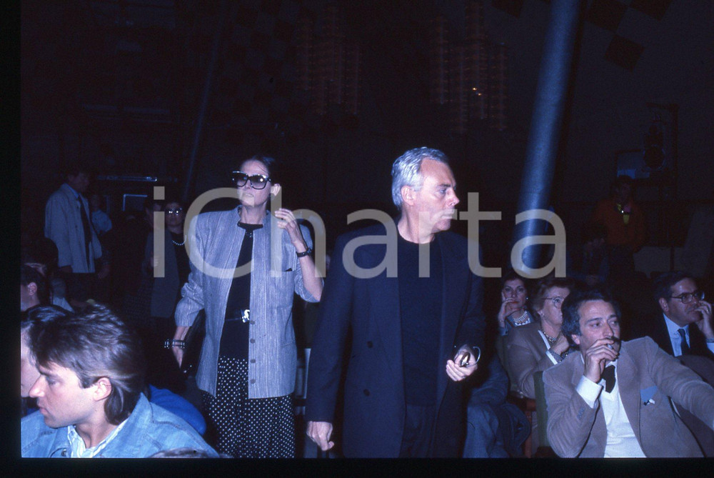 Fotografia d epoca originale Giorgio ARMANI e Claudia CARDINALE  CINEMA 1990 ca 35 mm vintage slide 4 1