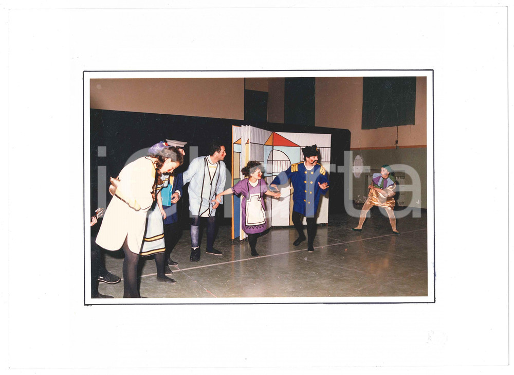 Fotografia d epoca originale 1985 SARONNO Gruppo Palcoscenico GIACOMETTO E L OCA D ORO Martina DI RIENZO 5 1