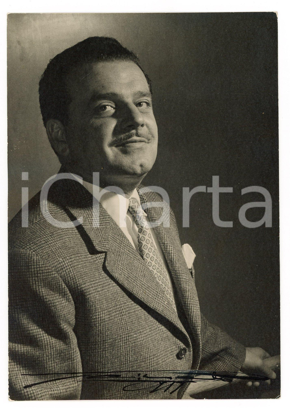 1950 ca GENOVA MUSICA Orchestra Armando SCOTTI - Musicista - Foto 11x16  Fotografia d'epoca. CONDIZIONI:  FAIR (lieve sbrecciatura angolare)FORMATO: 11x16 cm     originale e autentica 1