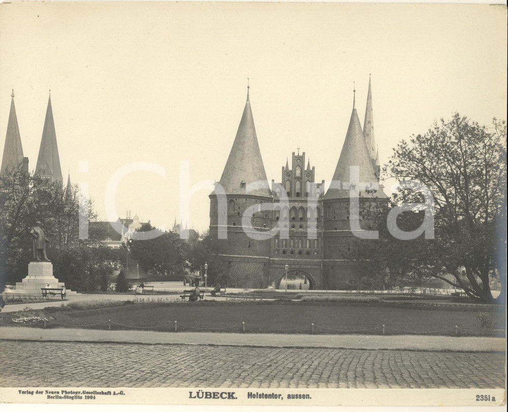 Fotografia d epoca originale 1904 LUBECK GERMANY Holstentor, aussen. Foto ANIMATA n. 2351 a 1 1