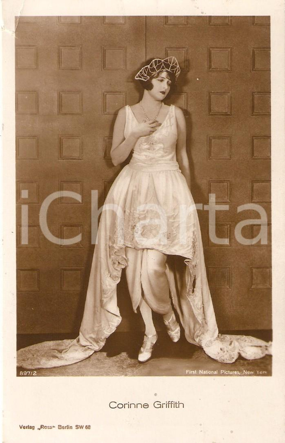 Cartolina originale da collezione 1930 ca CINEMA Attrice Corinne GRIFFITH con tiara *Cartolina FP NV (1) 1