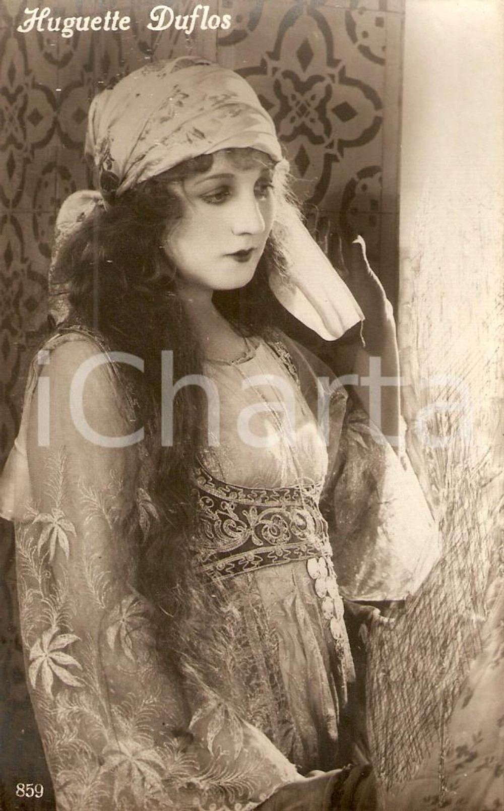 Cartolina originale da collezione 1925 ca CINEMA Huguette DUFLOS in costume da gitana *Cartolina FP NV 1