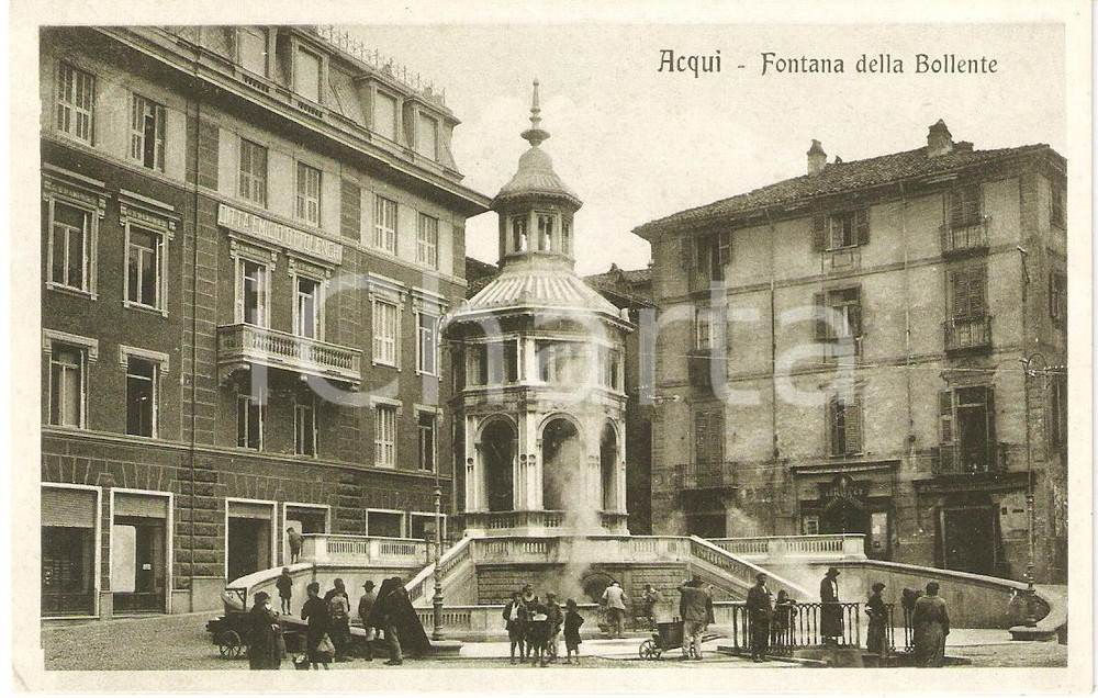 Cartolina originale da collezione 1930 circa ACQUI TERME (AL) FONTANA DELLA BOLLENTE *Cartolina animata (2) 1
