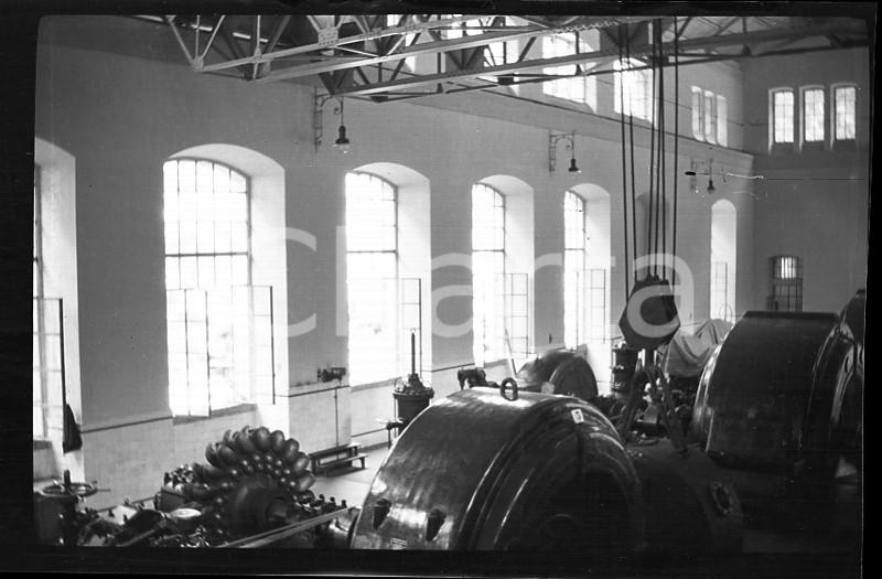 Fotografia d epoca originale 1922 PONT SAINT MARTIN Interno centrale idroelettrica  NEGATIVO ORIGINALE 1