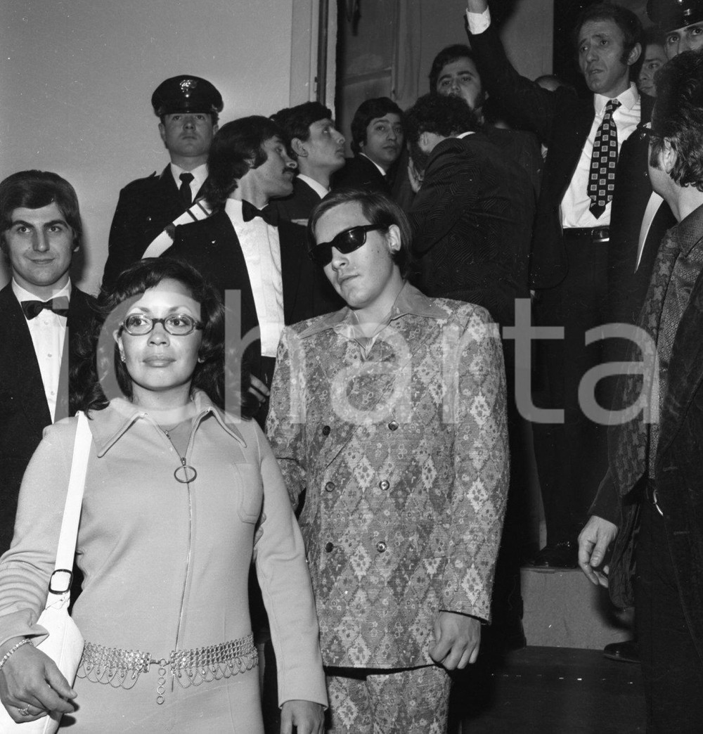 Fotografia d epoca originale 1971 SANREMO José FELICIANO dietro le quinte NEGATIVO ORIGINALE 1 1