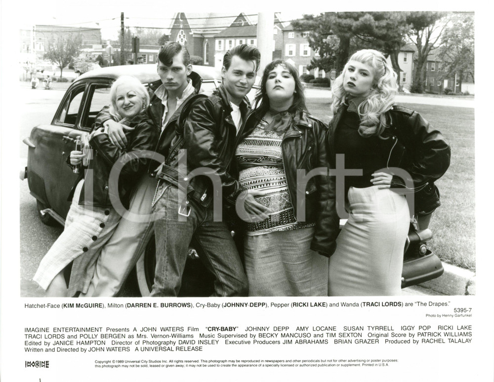 1989 CINEMA "Cry-Baby" - Johnny DEPP Ricki LAKE Traci LORDS e Kim McGUIRE Foto  Fotografia d'agenzia con didascalia coeva. Nella fotorgafia &egrave; presente anche Darren E. Burrows. CONDIZIONI: G FORMATO: 25x20 cm      originale e autentica 1