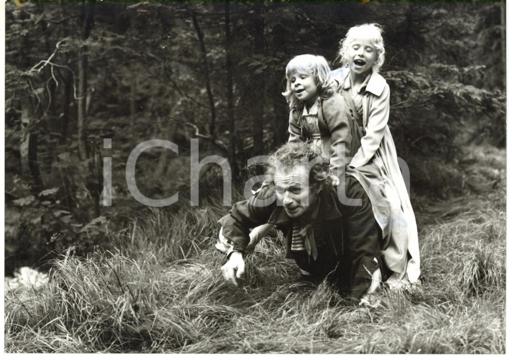 1988 CINEMA "Treffen in Travers" Hermann BEYER Lucie GEBHARDT Susanne BORMANN  Fotografia di agenzia. CONDIZIONI: FAIR (lieve sovraimpressione dell'inchiostro; piccole mancanze di pellicola)FORMATO: 18x13 cm     originale e autentica 1