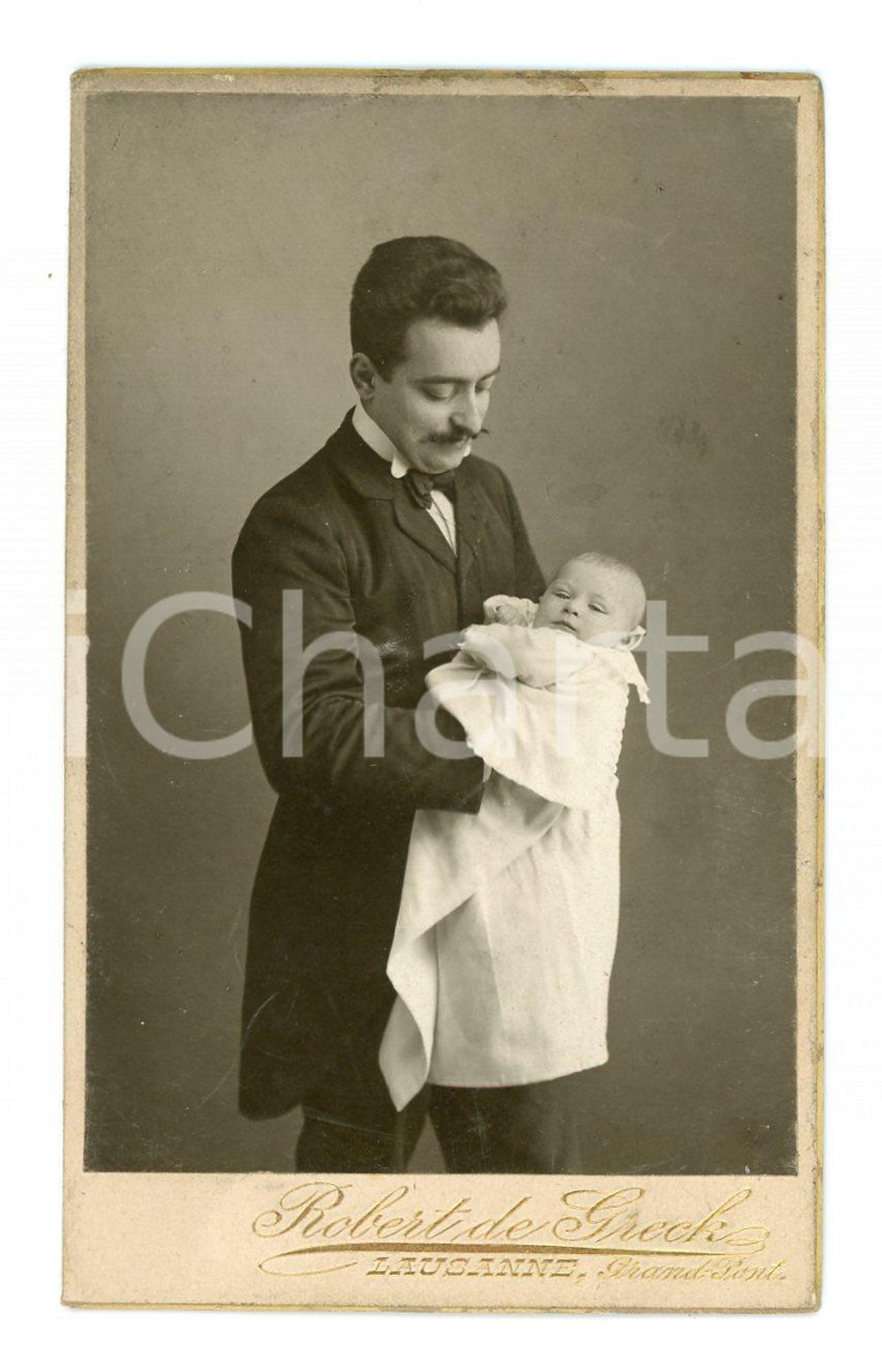 Fotografia d epoca originale 1890 ca LAUSANNE Padre con neonato  Ritratto CDV Foto Robert DE GRECK 1