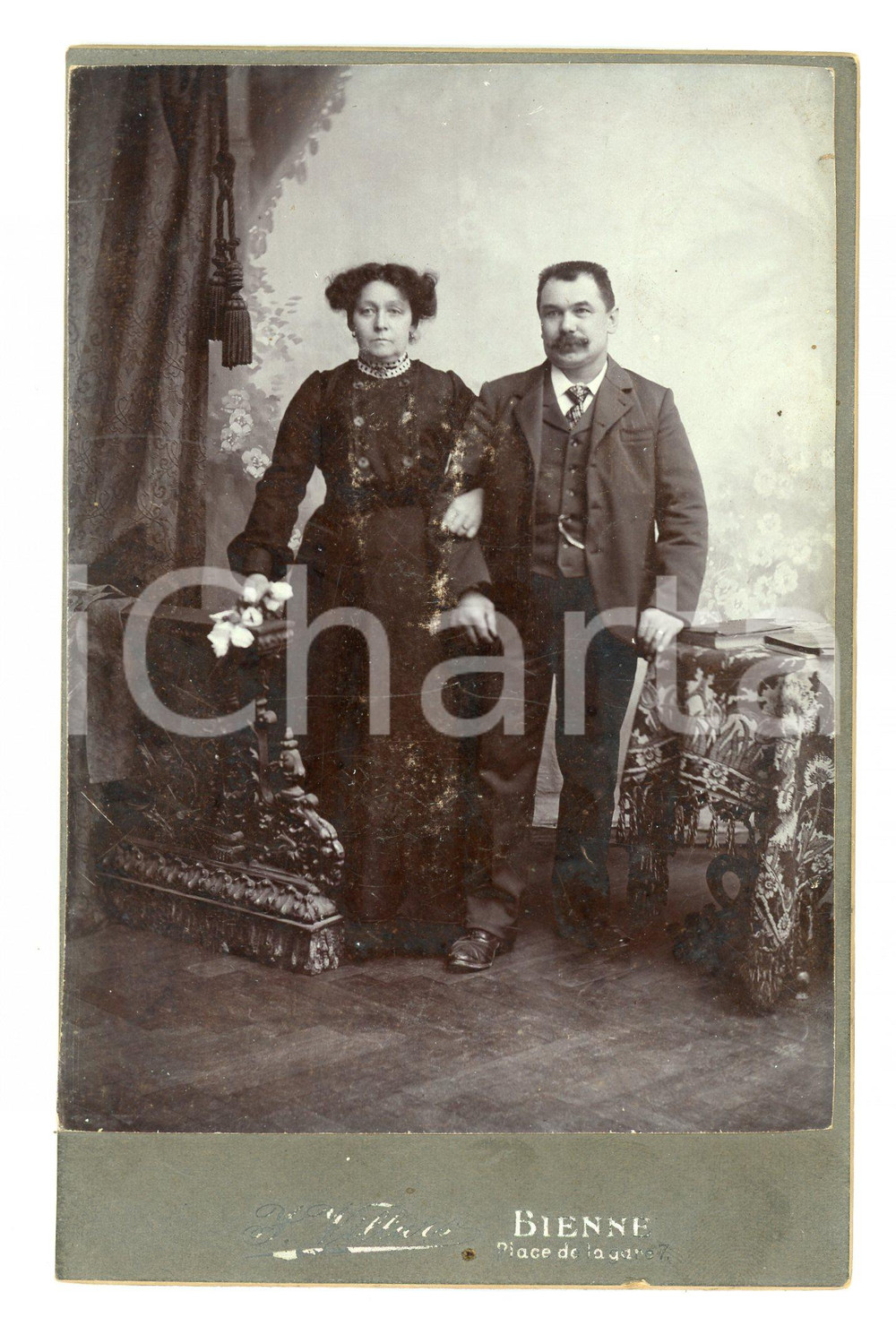 Fotografia d epoca originale 1910 ca BIENNA  SVIZZERA Marito e moglie  Ritratto  Foto F. VILLARS 1