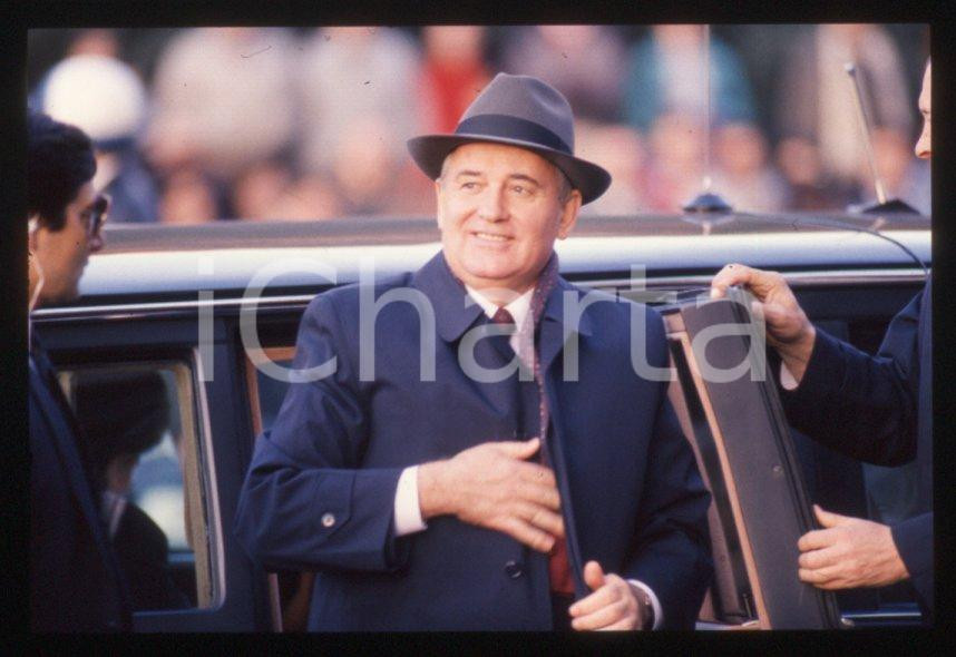 Fotografia d epoca originale 35mm vintage slide 1989 MILANO Michail GORBACHEV  Arrivo in auto 10 1