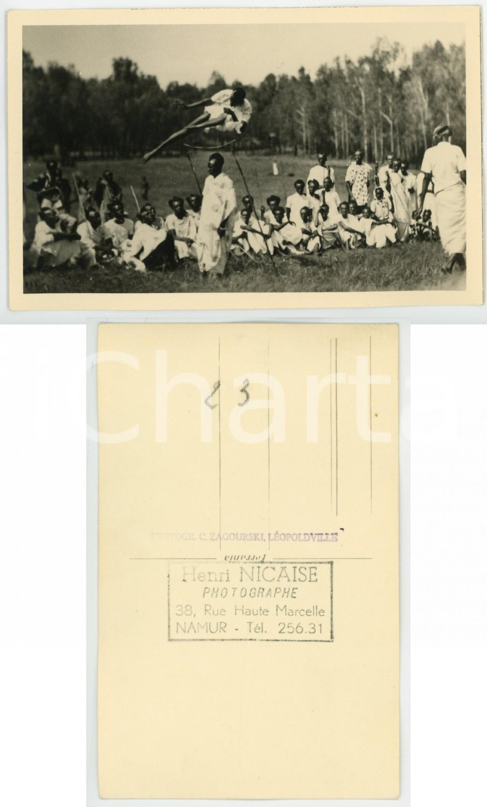 1930 ca C. ZAGOURSKI «L'Afrique qui disparaît» RUANDA - Saut de 2m20 *Postcard  Fotocartolina postale d'epoca, appartenente alla serie &laquo;L'Afrique qui dispara&icirc;t&raquo; del fotografo Casimir Zagourski (L&eacute;opoldville).Non viaggiata.Al verso timbro: "Henri Nicaise Photographe - Namur"CONDIZIONI: GFORMATO: 14x9 cm     originale e autentica 1