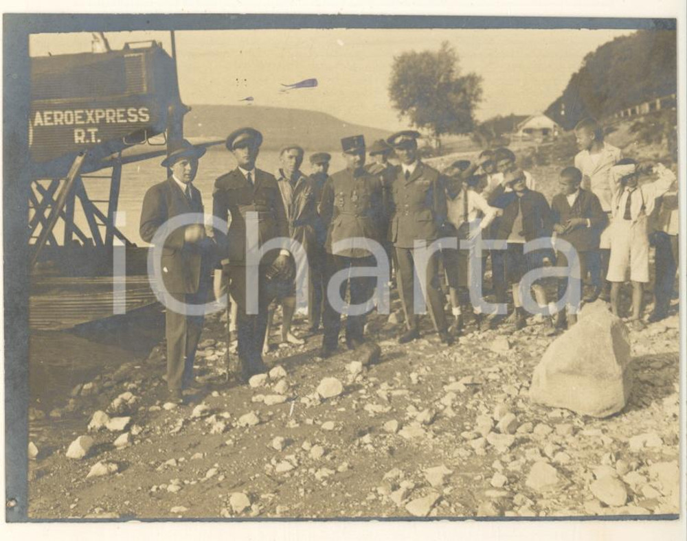 Fotografia d epoca originale 1925 ca VISEGRAD UNGHERIA Arrivo in volo AEROEXPRESS R.T. Foto RARA 12x9 cm 1