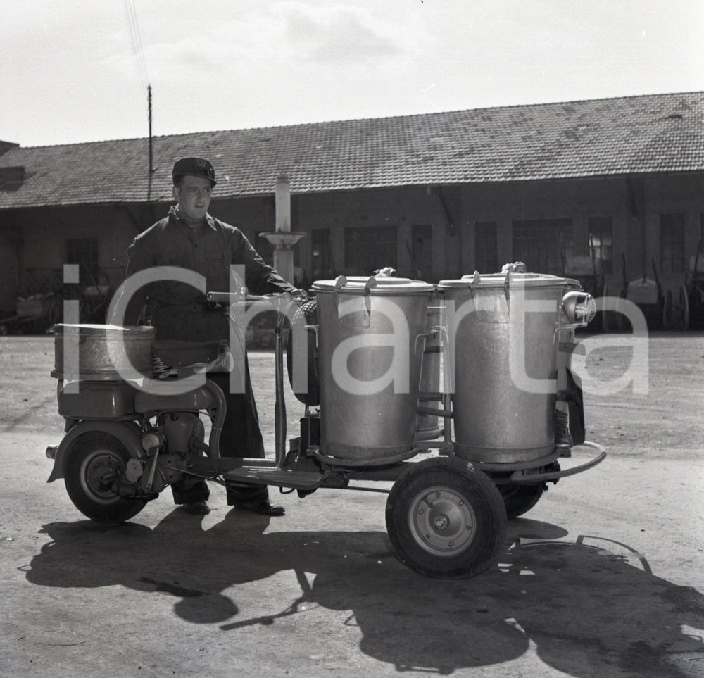 Fotografia d epoca originale 1951 BRESCIA Lambretta a tre ruote per nettezza urbana NEGATIVO ORIGINALE 3 1