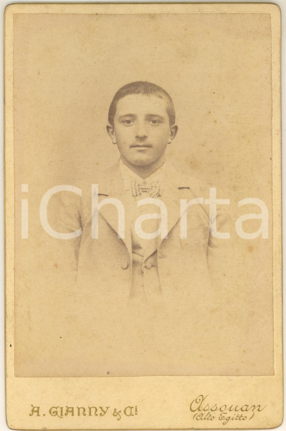 Fotografia d epoca originale 1900 ca ASSUAN EGITTO Famiglia GALLO  Ritratto di giovane uomo Foto GIANNY 1