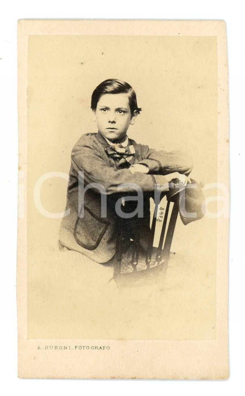 Fotografia d epoca originale 1900 ca MILANO Ritratto di un ragazzo  Foto A. DURONI  CDV 6x10 cm 1